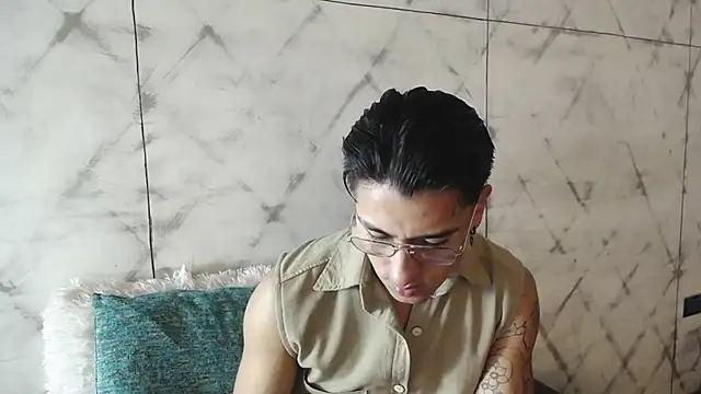 Snapshot of Andy_Joy_ chatting on October 2025 10:35:02 AM Andy Joy online show from October 2025 10:35:02 AM