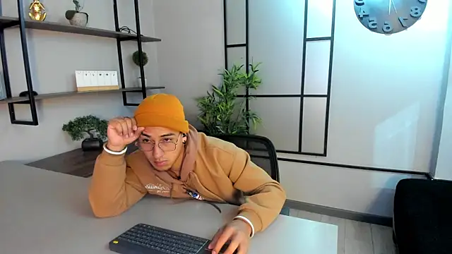 Snapshot of Andy_Joy_ chatting on November 2025 11:36:01 AM Andy Joy online show from November 2025 11:36:01 AM