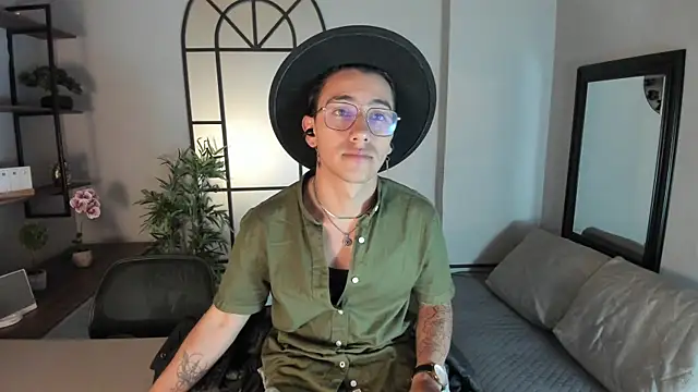 Snapshot of Andy_Joy_ chatting on December 2025 11:24:02 AM Andy Joy online show from December 2025 11:24:02 AM