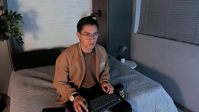 Snapshot of Andy_Joy_ chatting on November 2025 11:25:01 AM Andy Joy online show from November 2025 11:25:01 AM