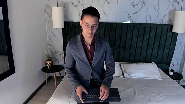 Snapshot of Andy_Joy_ chatting on September 2025 12:01:02 PM Andy Joy online show from September 2025 12:01:02 PM