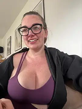 Miss Stassi online show from March 2025 12:00:01 PM