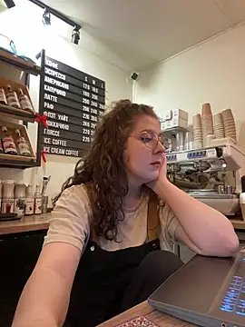 Snapshot of cinnabon_ chatting on December 2025 02:30:01 PM cinnabon online show from December 2025 02:30:01 PM