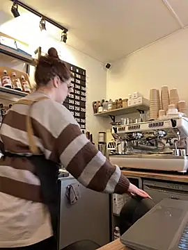 Snapshot of cinnabon_ chatting on November 2025 09:46:02 AM cinnabon online show from November 2025 09:46:02 AM