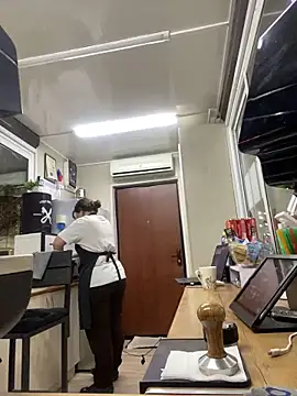 cinnabon  online show from February 2025 05:37:01 PM