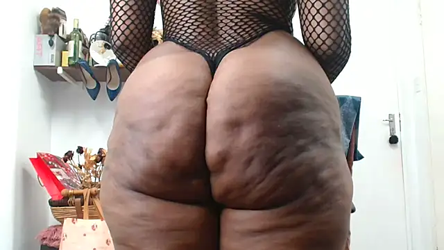 xTALLSEXYBUMx online show from May 2026 04:31:02 AM