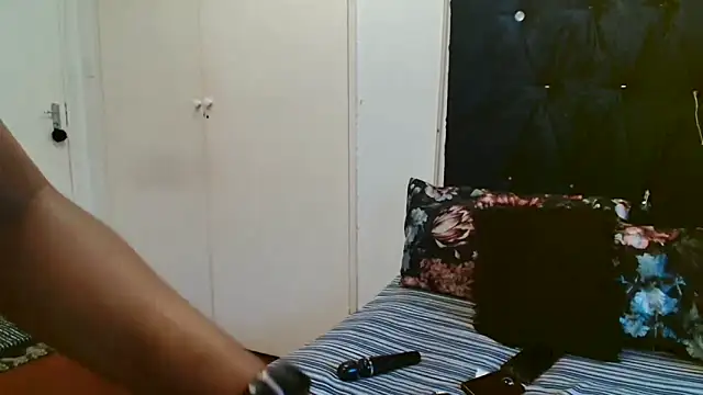 xTALLSEXYBUMx online show from November 2025 04:28:02 AM