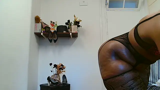 Snapshot of xTALLSEXYBUMx chatting on October 2025 03:59:02 AM xTALLSEXYBUMx online show from October 2025 03:59:02 AM