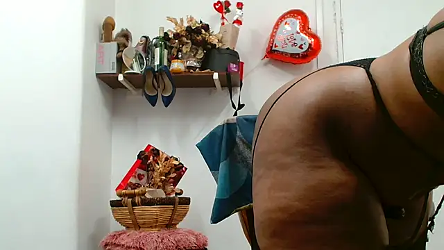 xTALLSEXYBUMx online show from April 2026 05:32:02 PM