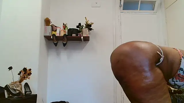Snapshot of xTALLSEXYBUMx chatting on September 2025 05:46:02 AM xTALLSEXYBUMx online show from September 2025 05:46:02 AM