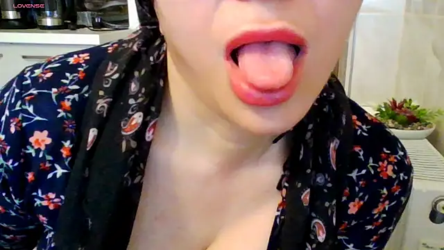Erotica333 online show from May 2026 04:04:02 PM