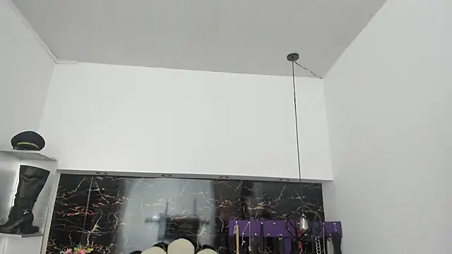 Snapshot of Kathia_Armstrong chatting on February 2025 01:16:02 PM Kathia Armstrong online show from February 2025 01:16:02 PM