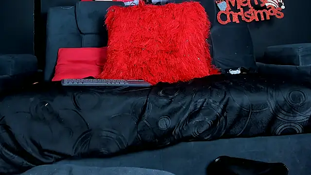 Snapshot of Coralinstone chatting on December 2024 06:05:02 PM Coralinstone online show from December 2024 06:05:02 PM