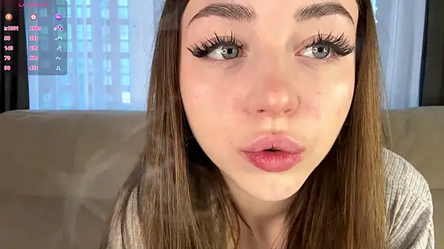 Snapshot of LindaFarmer chatting on December 2025 04:14:01 AM LindaFarmer online show from December 2025 04:14:01 AM