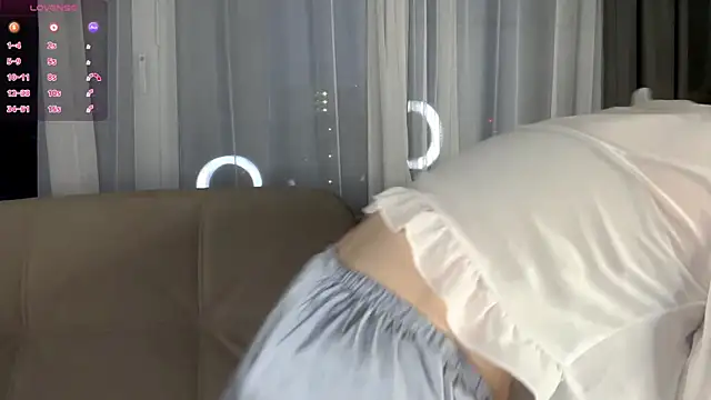 Snapshot of LindaFarmer chatting on December 2025 03:34:02 AM LindaFarmer online show from December 2025 03:34:02 AM