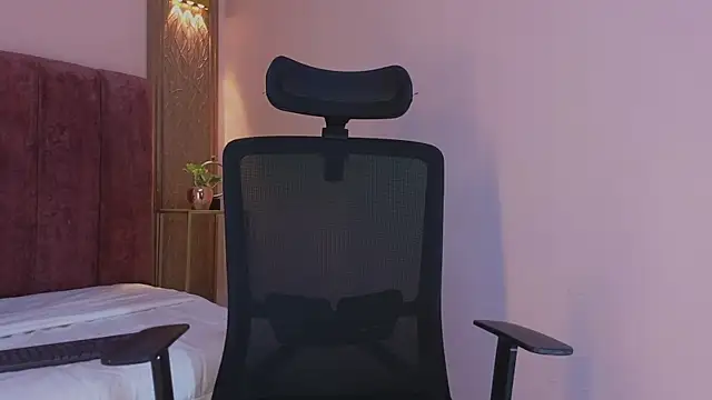 Emy leon online show from November 2025 07:13:01 AM