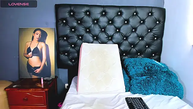 Snapshot of catalinamuss_ chatting on November 2025 06:22:01 PM catalinamuss online show from November 2025 06:22:01 PM