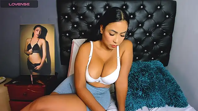 catalinamuss  online show from May 2026 05:52:01 PM
