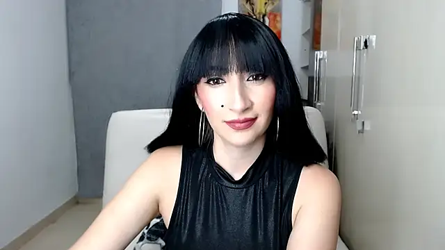 Snapshot of Laura-pervert chatting on November 2025 01:09:01 AM Laura-pervert online show from November 2025 01:09:01 AM