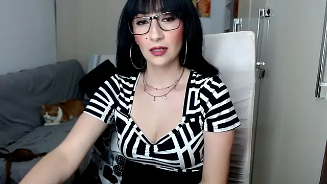 Snapshot of Laura-pervert chatting on October 2025 01:17:02 AM Laura-pervert online show from October 2025 01:17:02 AM