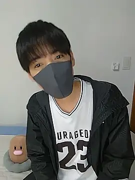 itsme LEON online show from March 2025 01:00:01 PM