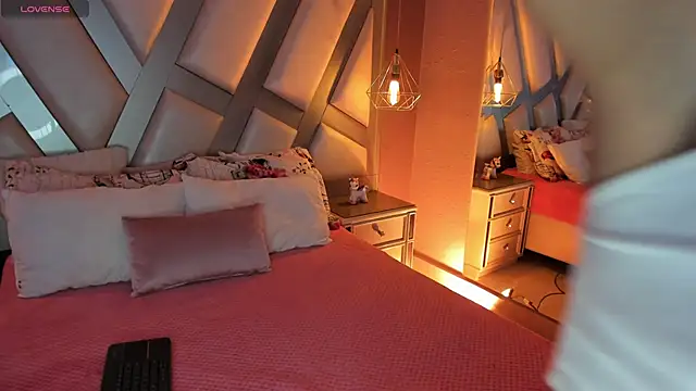 Amber villalobos  online show from September 2025 03:57:01 AM