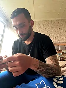 Snapshot of openmind_boy chatting on December 2024 10:02:01 PM openmind boy online show from December 2024 10:02:01 PM