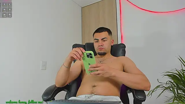 kalivan voinesscu online show from March 2026 06:13:02 AM