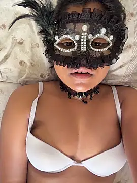 Bella Luna18 online show from February 2026 09:02:02 PM