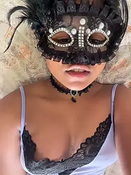 Bella Luna18 online show from February 2026 05:32:01 PM