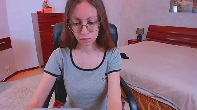 Pantyhose Mila online show from October 2025 07:15:01 PM