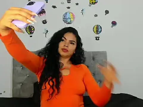 Snapshot of Kymbrown25 chatting on December 2024 02:52:01 AM Kymbrown25 online show from December 2024 02:52:01 AM