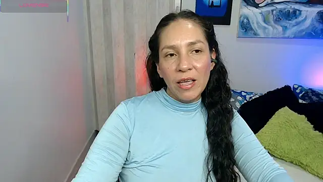 Snapshot of naihroby chatting on March 2026 05:18:01 AM naihroby online show from March 2026 05:18:01 AM