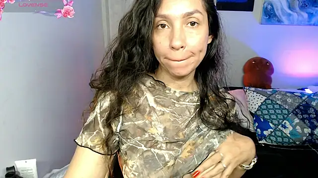 Snapshot of naihroby chatting on April 2026 04:41:01 AM naihroby online show from April 2026 04:41:01 AM
