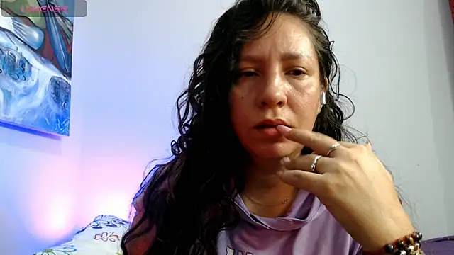 Snapshot of naihroby chatting on October 2025 09:33:02 PM naihroby online show from October 2025 09:33:02 PM