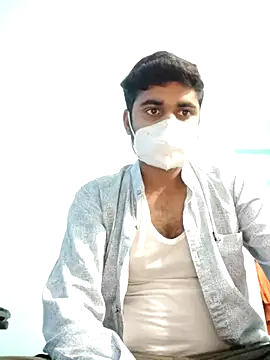 Ishan003 online show from May 2026 06:33:01 PM