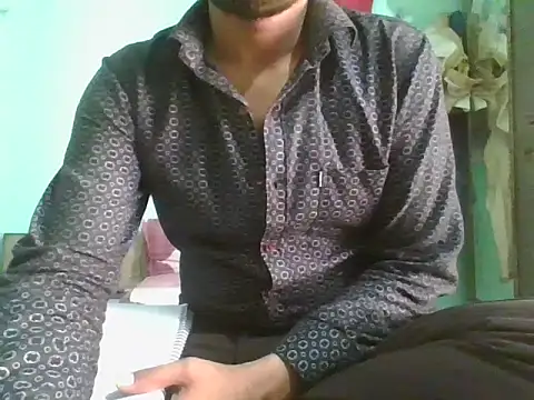 Ishan003 online show from October 2025 04:46:02 AM