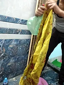 Ishan003 online show from December 2025 02:49:02 PM