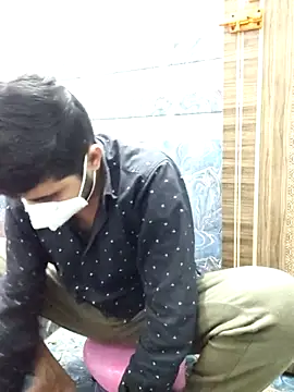 Ishan003 online show from November 2025 02:40:01 PM