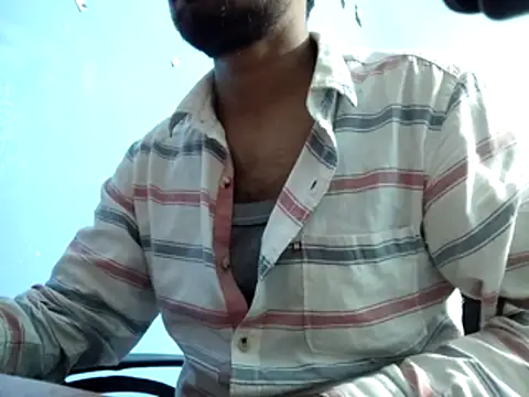 Ishan003 online show from December 2025 02:33:01 PM