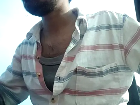 Ishan003 online show from December 2025 03:38:02 PM