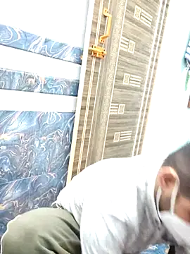 Ishan003 online show from November 2025 02:21:02 PM