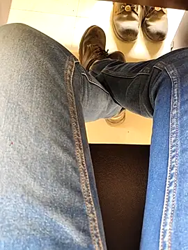 Snapshot of Ishan003 chatting on March 2026 09:56:01 AM Ishan003 online show from March 2026 09:56:01 AM