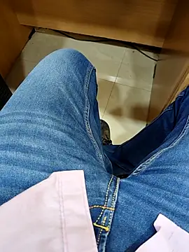 Snapshot of Ishan003 chatting on February 2026 01:49:02 AM Ishan003 online show from February 2026 01:49:02 AM