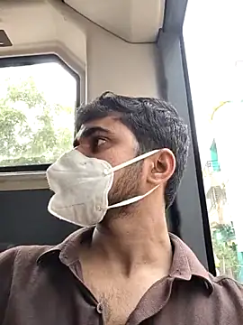 Snapshot of Ishan003 chatting on April 2026 07:43:02 AM Ishan003 online show from April 2026 07:43:02 AM