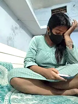 Snapshot of Priya_Strip chatting on February 2025 03:55:02 PM Priya Strip online show from February 2025 03:55:02 PM