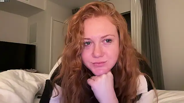 Scarlettredff online show from February 2026 05:05:01 AM