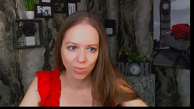 Snapshot of GloriaSi_ chatting on September 2025 04:34:02 AM GloriaSi online show from September 2025 04:34:02 AM