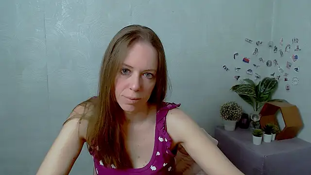 Snapshot of GloriaSi_ chatting on May 2026 02:48:01 AM GloriaSi online show from May 2026 02:48:01 AM