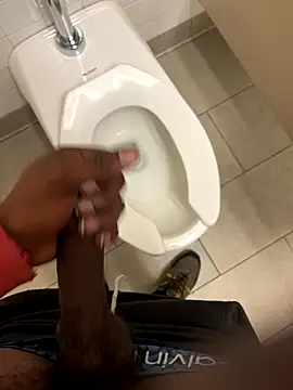 sneakylink13   online show from October 2025 02:14:02 PM